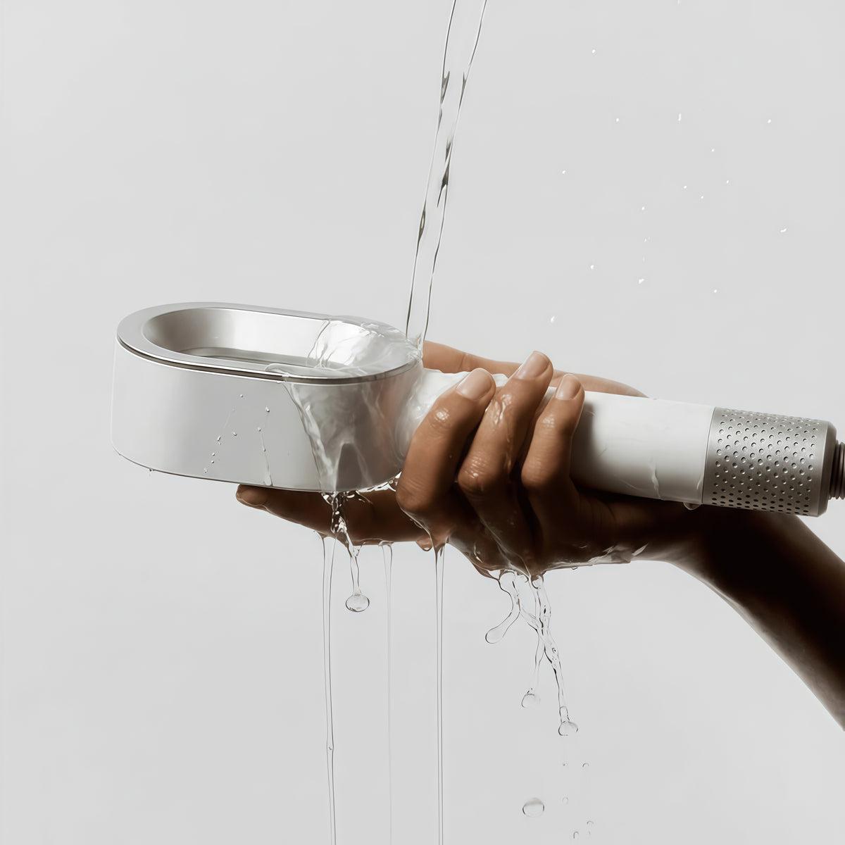 L'eau calcaire abîme votre peau et vos cheveux. Purova la filtre.